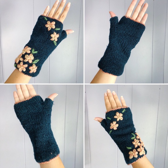 Mexicali Blues Accessories - Mexicali Blues 100% Wool Knit Fingerless Mittens